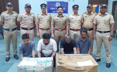 नकली दस्तावेज़ बनाने वाले गिरोह का भंडाफोड़। मुंबई पुलिस ने 4 आरोपी गिरफ्तार किया।