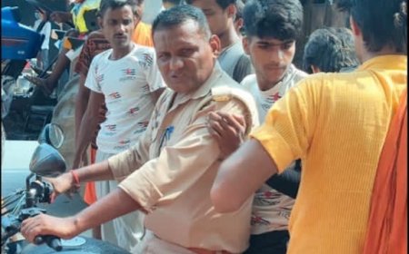 चोटिल कांवड़िया के मददगार बने अरविंद कुमार फौजी, बाइक से आनन-फानन अस्पताल पहुंचाया