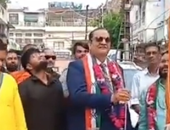 सेठ मुरारी लाल अग्रवाल ने कर्मचारियों के साथ मनाया 80वां स्वतंत्रता दिवस, देशभक्ति गीतों से गूंजा कारखाना परिसर