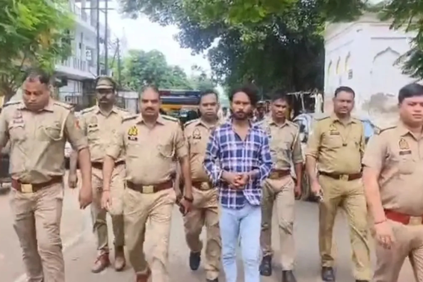 Kanpur News: 10 हजार रुपये मांगने पर अधिवक्ता के घर पथराव, हिस्ट्रीशीटर गिरफ्तार; पुलिस ने निकाला पैदल जुलूस