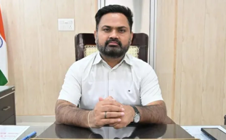Kanpur News: नए DM महेंद्र सिंह तंवर ने संभाला कार्यभार, बोले- सड़कों की समस्याओं का निरीक्षण कर कराया जाएगा समाधान