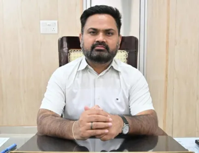 कानपुर के नए जिलाधिकारी महेंद्र सिंह तंवर ने संभाला कार्यभार, कलेक्ट्रेट का किया निरीक्षण