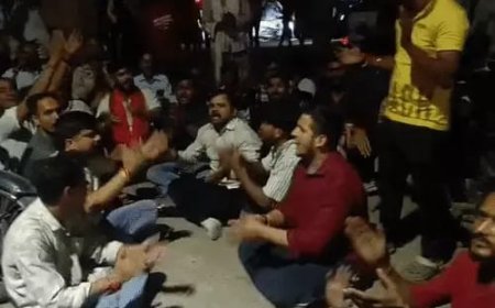 कानपुर में प्रतिबंधित मांस के शक में दो युवकों को पकड़ा, जूही थाने में हंगामा; गेट पर पढ़ी हनुमान चालीसा