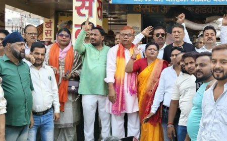 कानपुर में गूंजी सेवा संकल्प की ज्योति, मशाल लेकर सड़कों पर उतरे हजारों भाजपा कार्यकर्ता