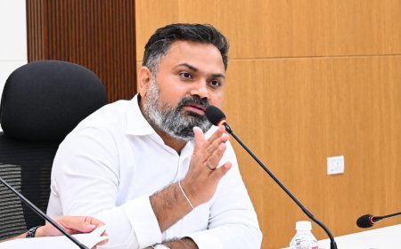 छात्रवृत्ति के पात्र विद्यार्थियों को समय से मिले लाभ, सत्यापन में तेजी लाएं संस्थान: जिलाधिकारी महेंद्र सिंह तंवर