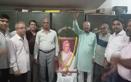 कानपुर में दत्तोपंत ठेंगड़ी की पुण्यतिथि पर भारतीय मजदूर संघ ने अर्पित की श्रद्धांजलि