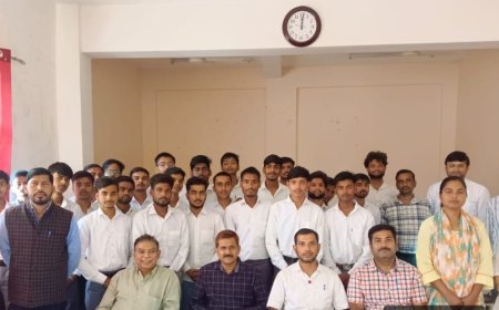 सीएसए के कृषि महाविद्यालय लखीमपुर खीरी में नवप्रवेशित विद्यार्थियों के दीक्षारंभ कार्यक्रम का शुभारंभ