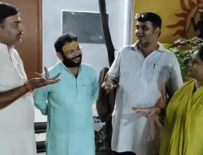 कानपुर में महापौर के बेटों पर पार्षद ने लगाया मारपीट का आरोप, DCP से शिकायत; CCTV जांच की मांग