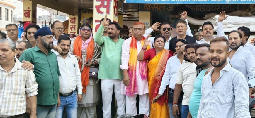 कानपुर में गूंजी सेवा संकल्प की ज्योति, मशाल लेकर सड़कों पर उतरे हजारों भाजपा कार्यकर्ता