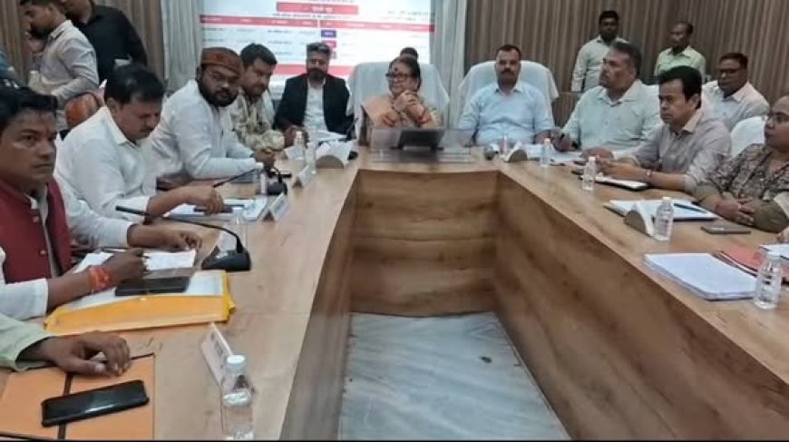कानपुर नगर निगम कार्यकारिणी की बैठक में हंगामा, वकीलों को बैठाने पर नगर आयुक्त नाराज; 15 मिनट में बैठक खत्म